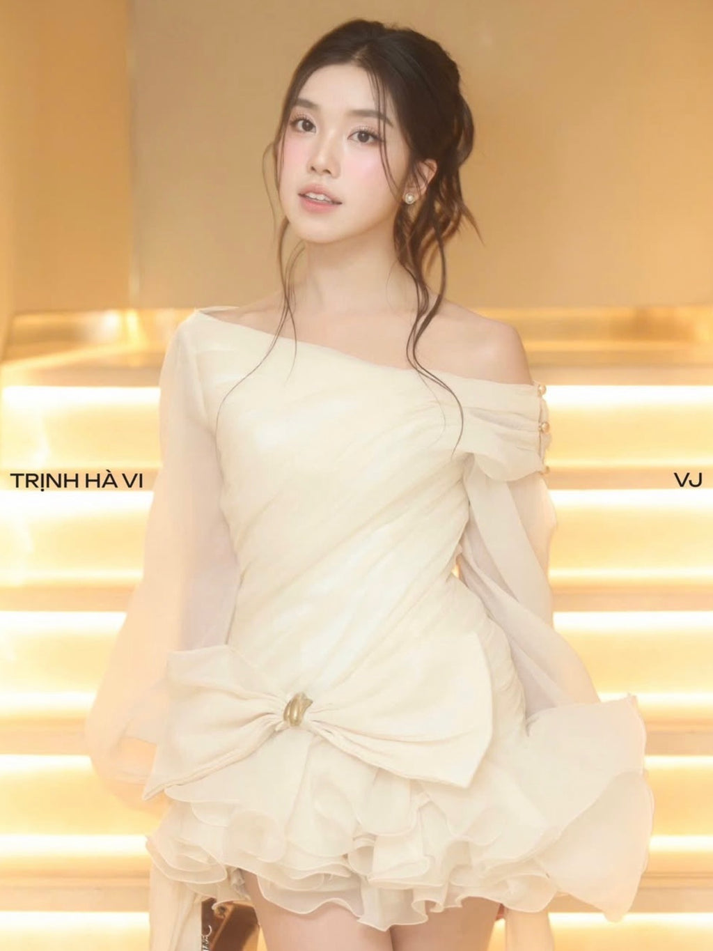 Jirene Studio Cream Off-Shoulder Bow Mini Dress | NAMI DRESS